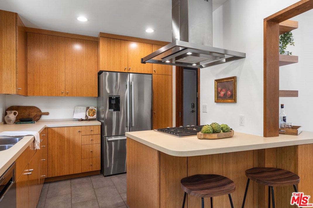 3408 Mandeville Canyon Rd, Los Angeles, CA 90049-1020