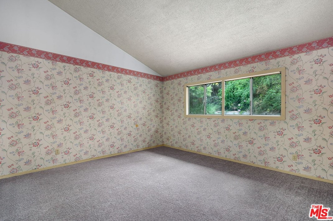 3433 Montrose Ave, Glendale CA 91214-3344 exterior