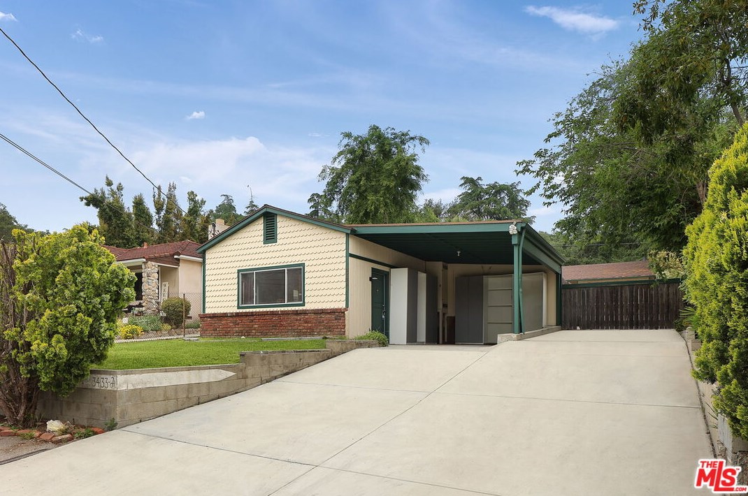 3433 Montrose Ave, Glendale CA 91214-3344 exterior