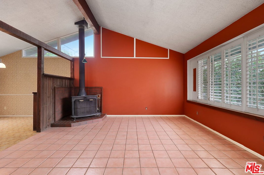 3433 Montrose Ave, Glendale CA 91214-3344 exterior