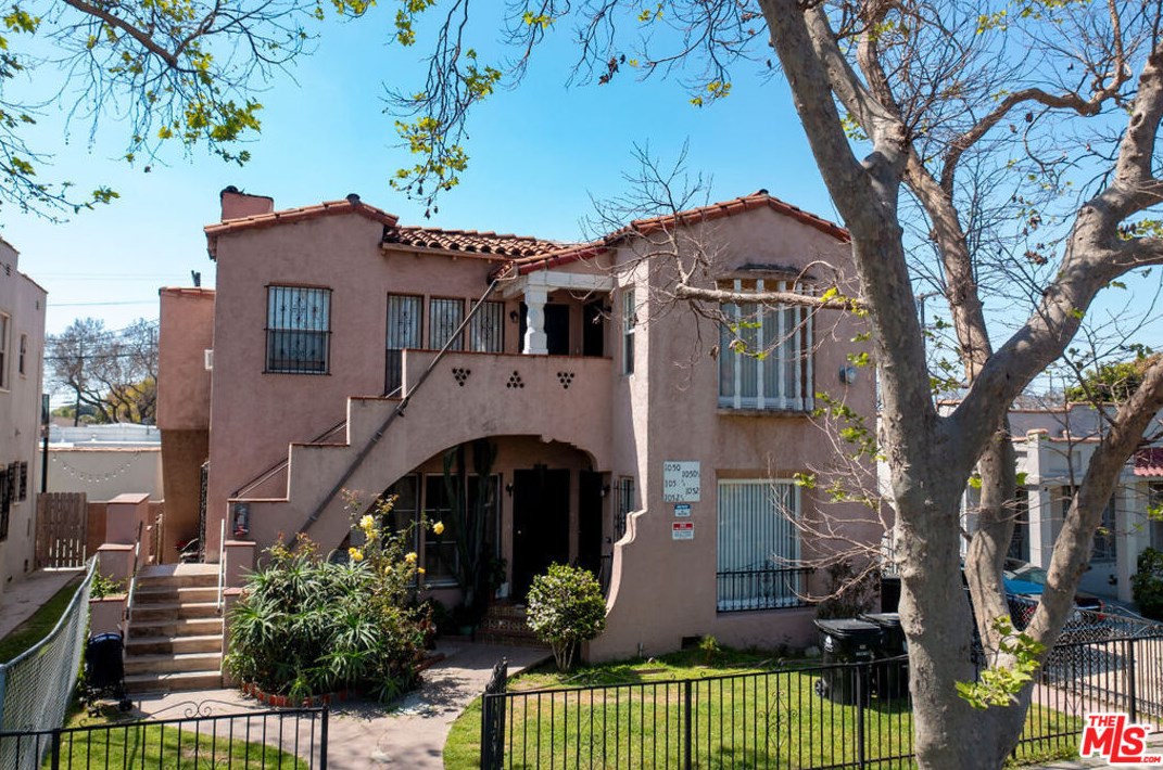 1050 57th St, Los Angeles, CA 90011-5224