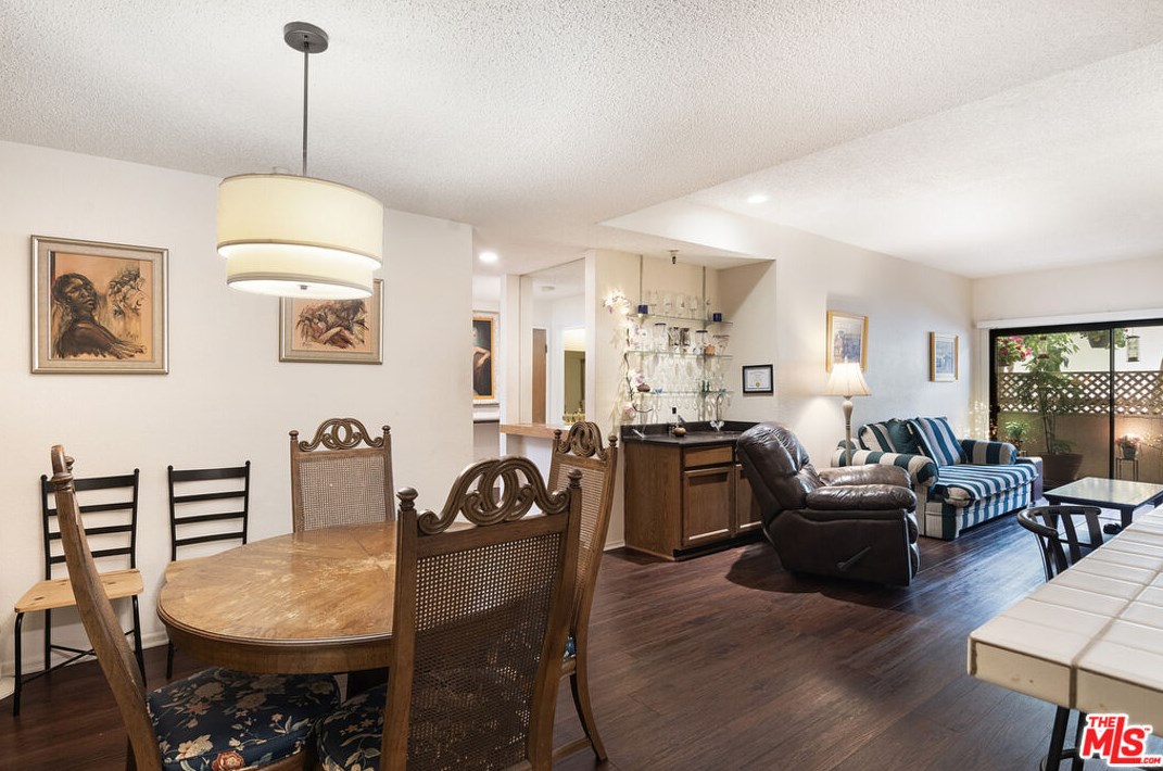 14630 Dickens St #104, Van Nuys, CA 91403