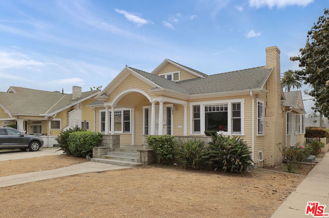 1256 45th St, Los Angeles, CA 90011-3709