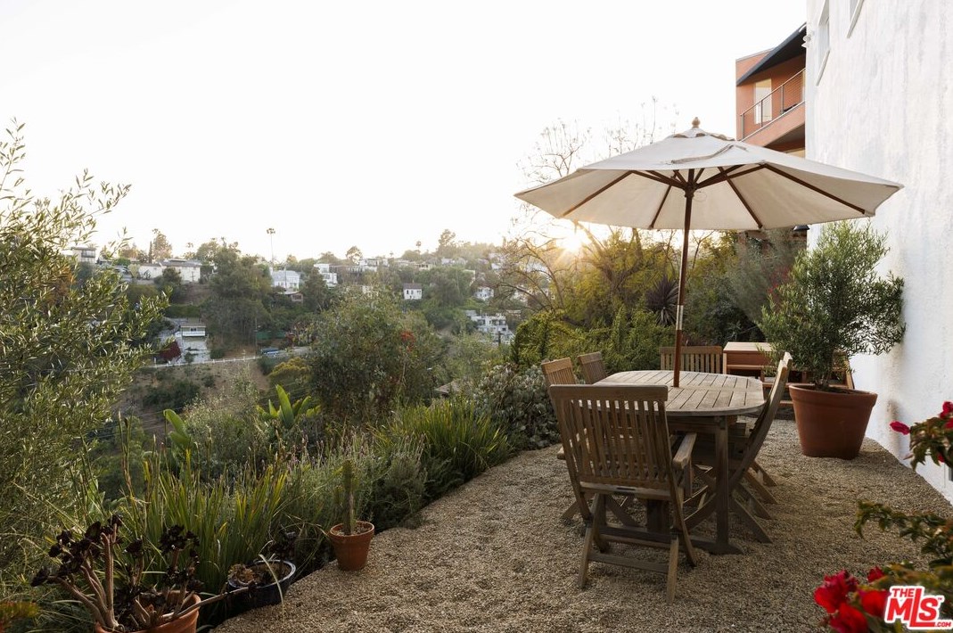 434 Crane Blvd, Los Angeles CA  90065-5053 exterior