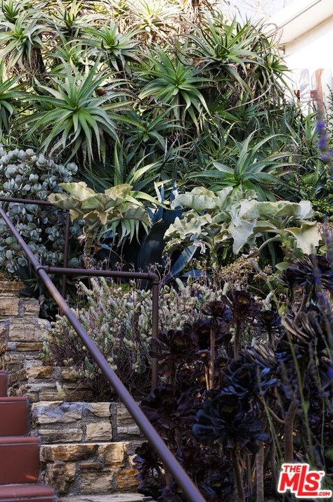 434 Crane Blvd, Los Angeles CA  90065-5053 exterior