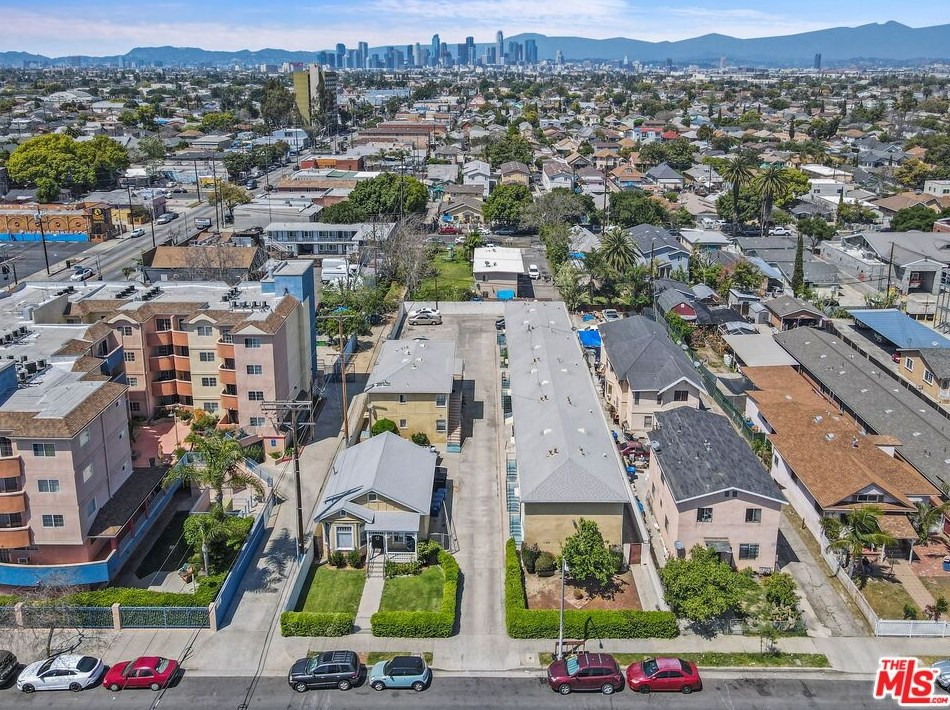 1129 52nd St, Los Angeles, CA 90011-4739