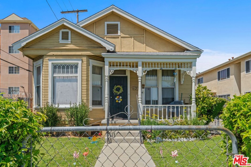 1129 52nd St, Los Angeles CA  90058-3333 exterior