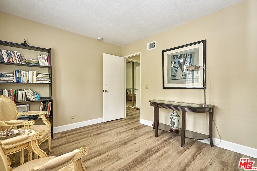 1619 Camden Pl, Fullerton CA  92833-2056 exterior