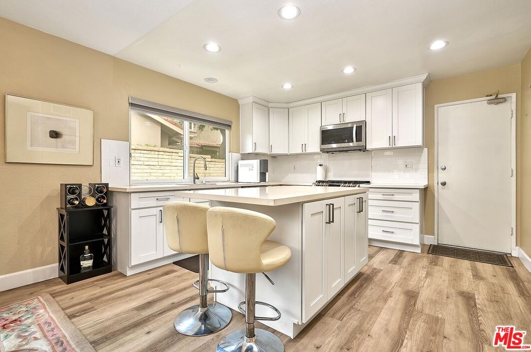 1619 Camden Pl, Fullerton CA  92833-2056 exterior