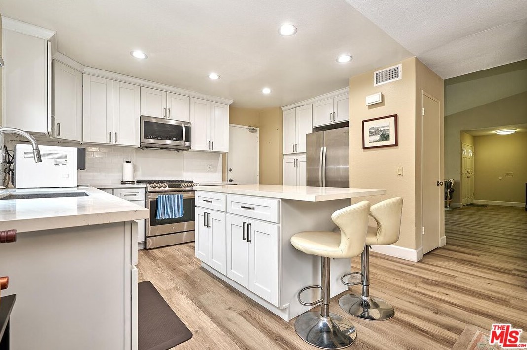 1619 Camden Pl, Fullerton CA  92833-2056 exterior