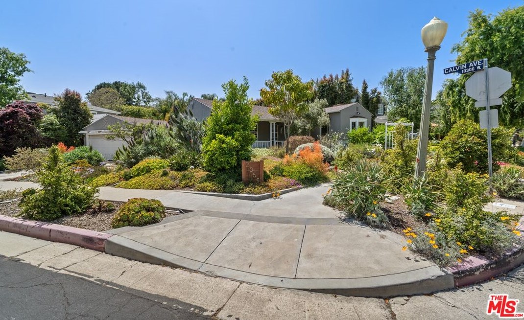 2055 Fox Hills Dr, Los Angeles, CA 90025-6026