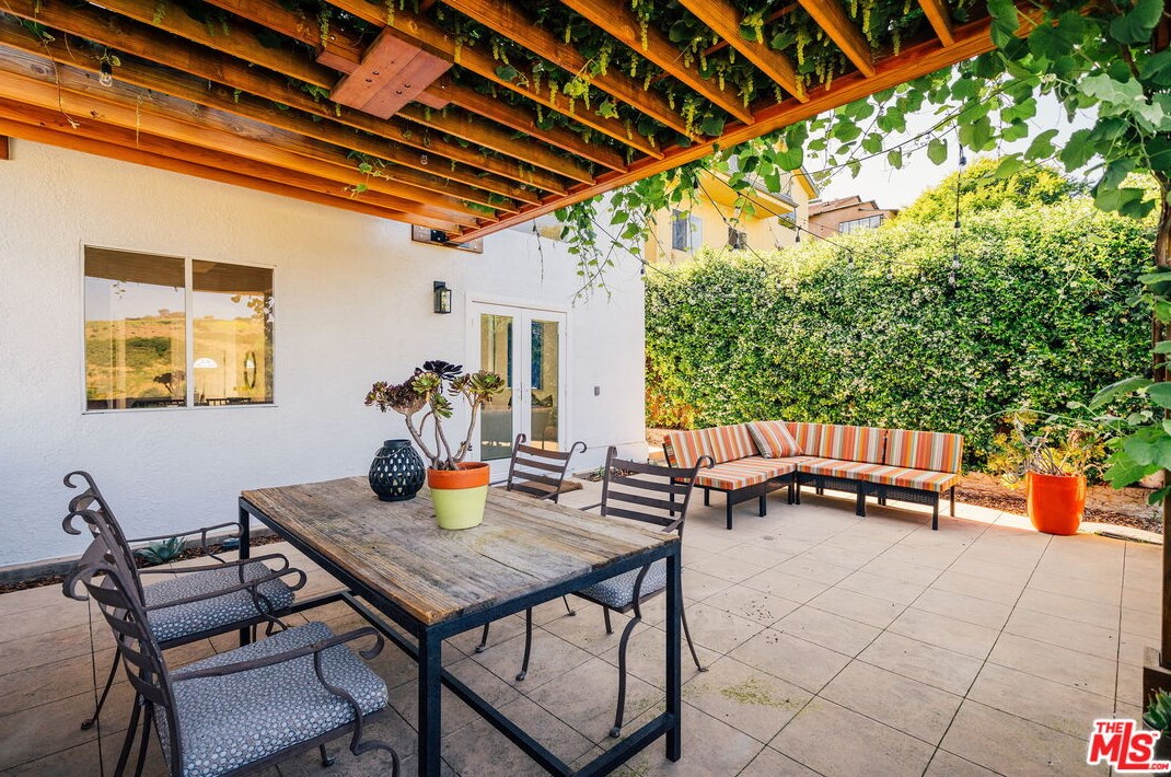 2506 Thomas St, Los Angeles CA  90031-2820 exterior