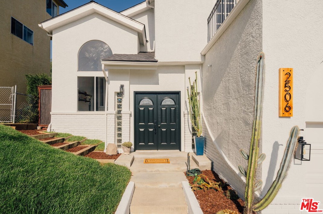 2506 Thomas St, Los Angeles CA  90031-2448 exterior