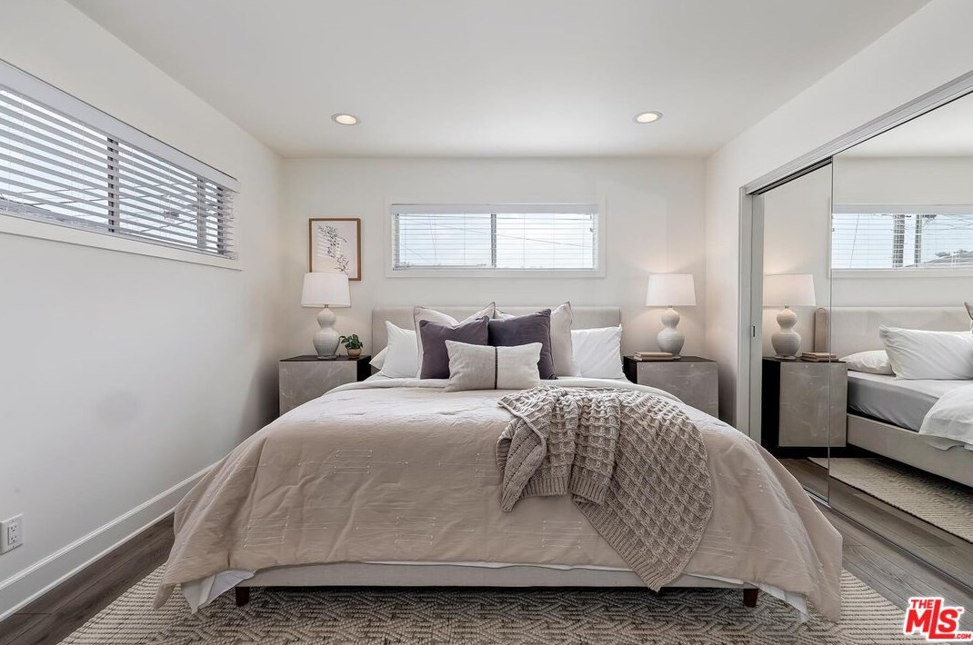 8117 Chase Ave, Los Angeles CA  90045-2732 exterior