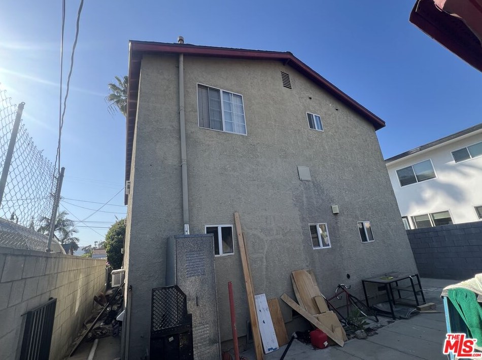 2916 Marsh St, Los Angeles, CA 90039-2911