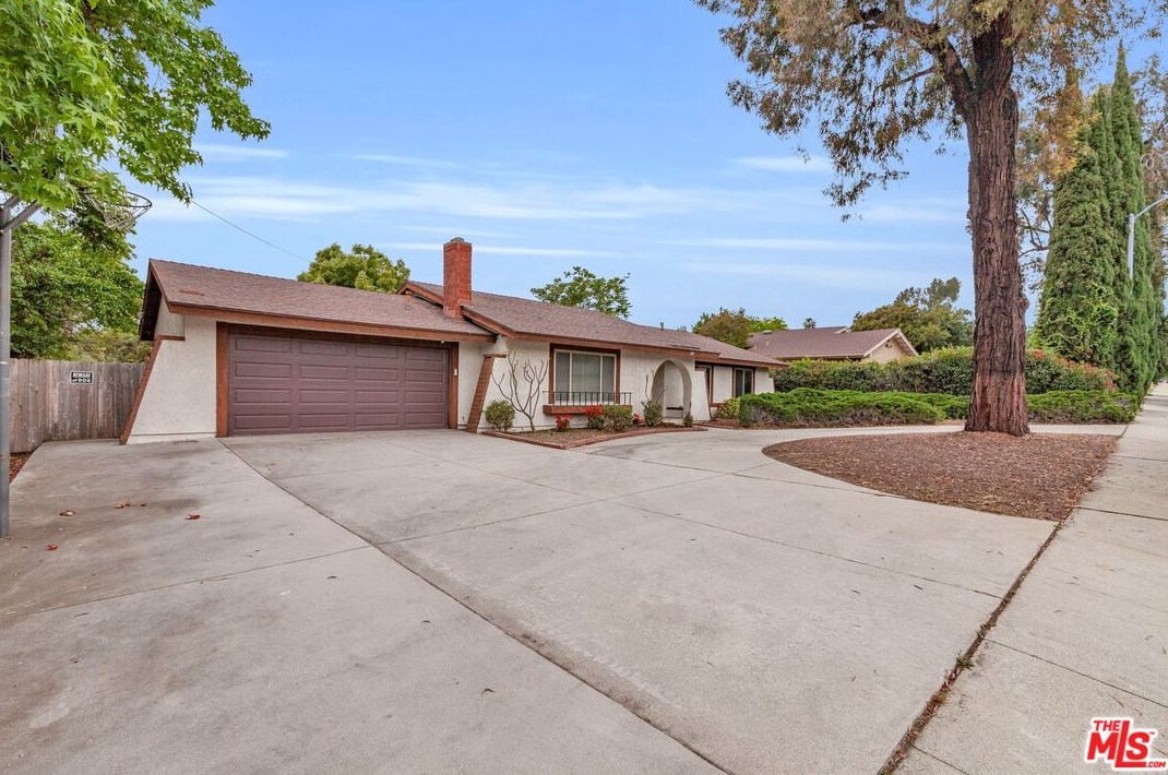 1531 Mills Ave, Claremont, CA 91711-3148
