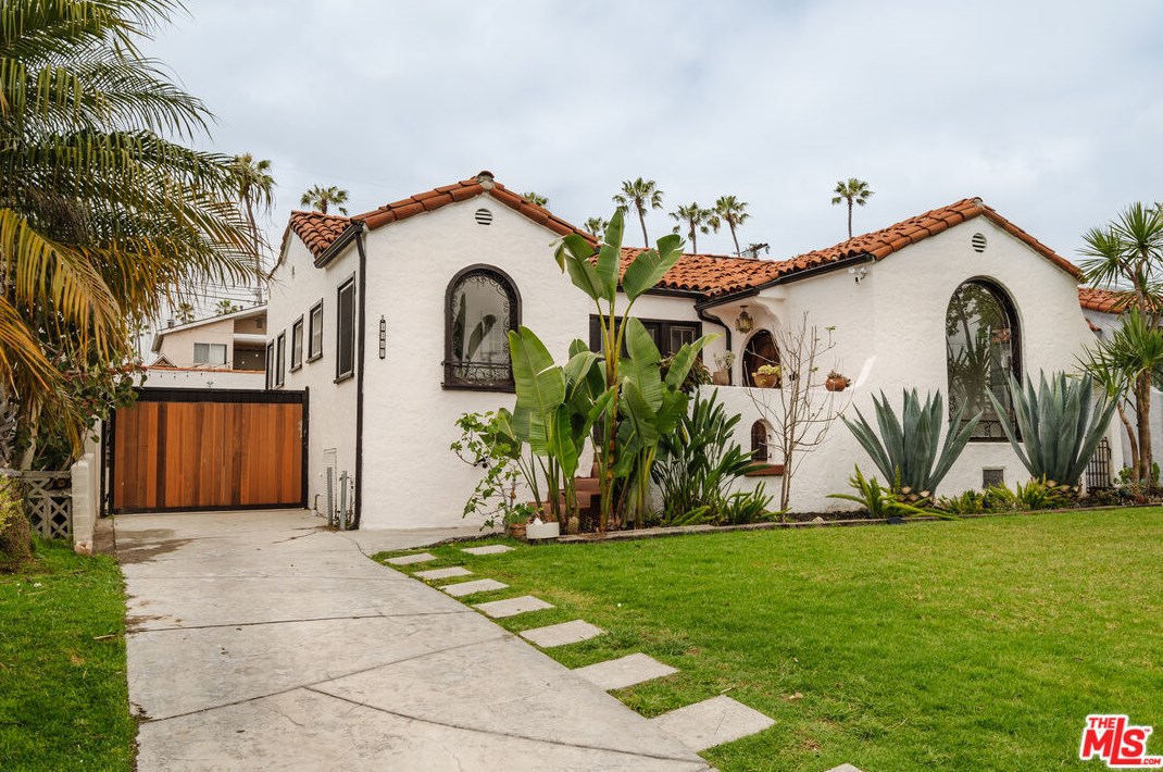 5147 Deane Ave, Los Angeles, CA 90043-2310