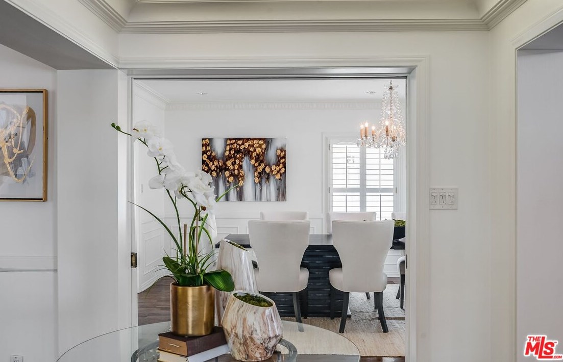 4040 Mount Vernon Dr, Los Angeles CA  90043-1005 exterior