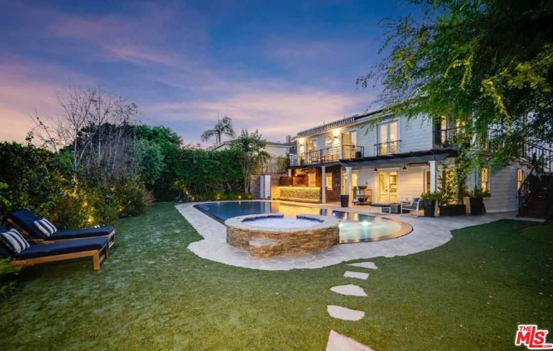 4040 Mount Vernon Dr, Los Angeles CA  90043-1005 exterior