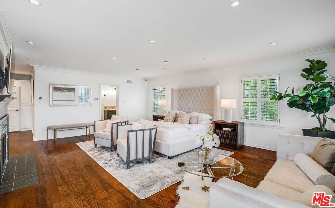 4040 Mount Vernon Dr, Los Angeles CA  90043-1005 exterior