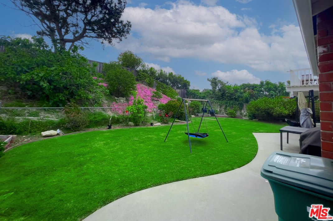 29504 Stonecrest Rd, Palos Verdes Estates CA  90275-5712 exterior