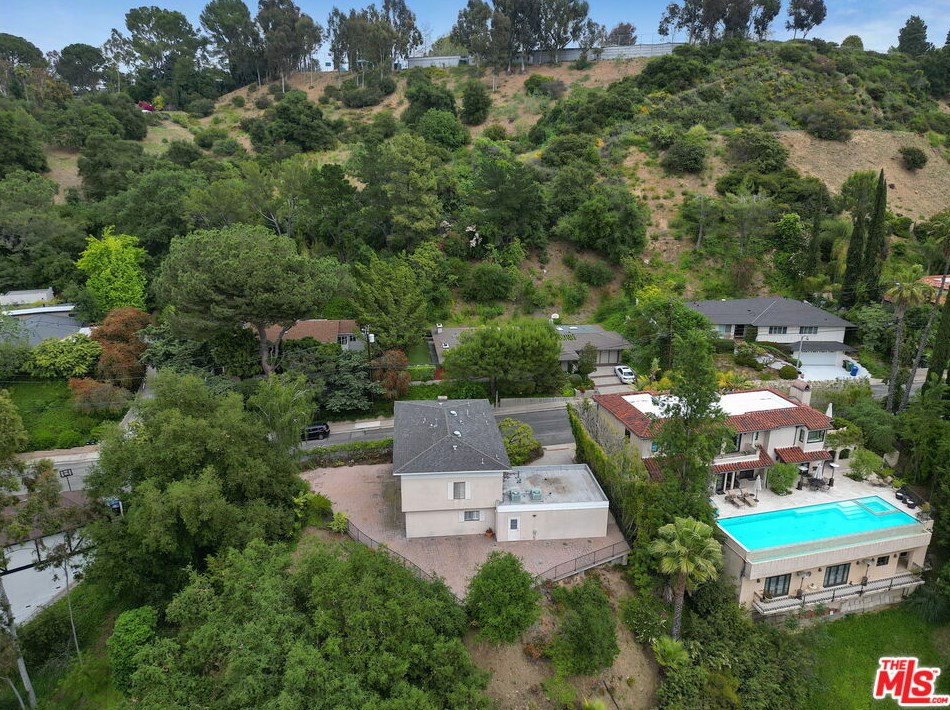 2445 Nalin Dr, Los Angeles CA  90077-1806 exterior