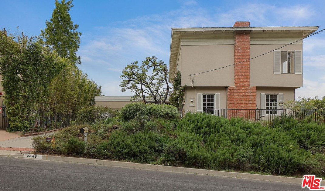 2445 Nalin Dr, Los Angeles, CA 90077-1807