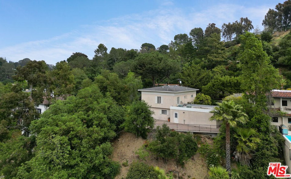 2445 Nalin Dr, Los Angeles CA  90077-1806 exterior