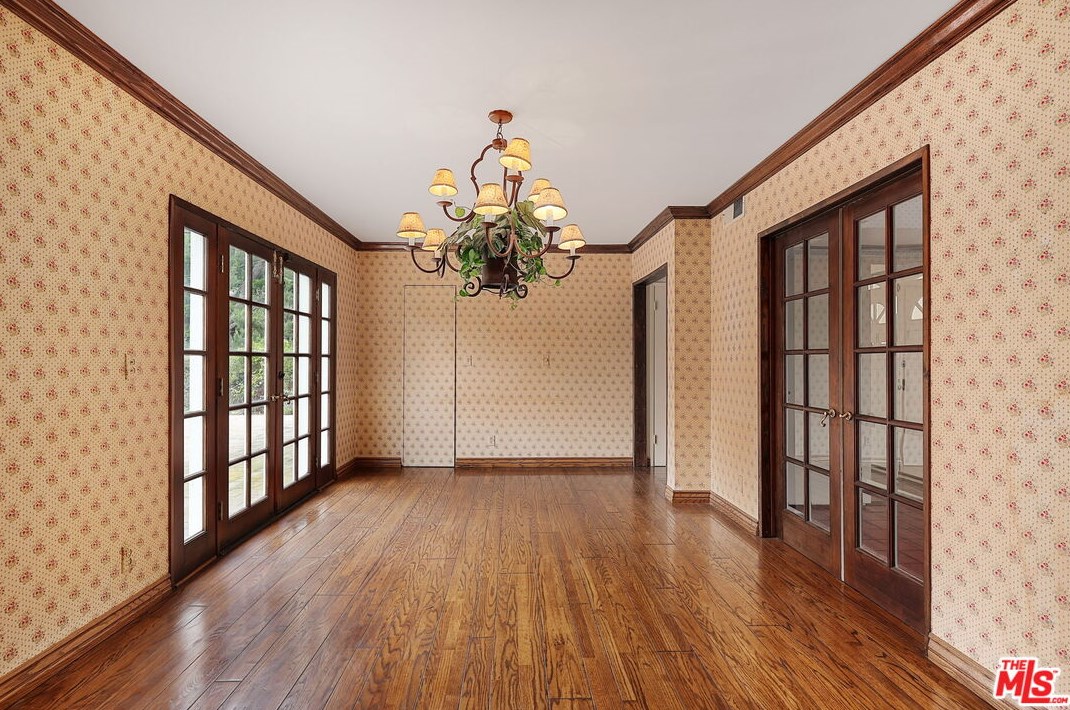 2445 Nalin Dr, Los Angeles CA  90077-1806 exterior