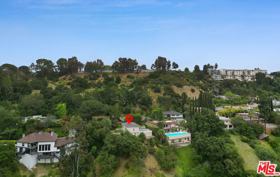 2445 Nalin Dr, Los Angeles CA  90077-1806 exterior