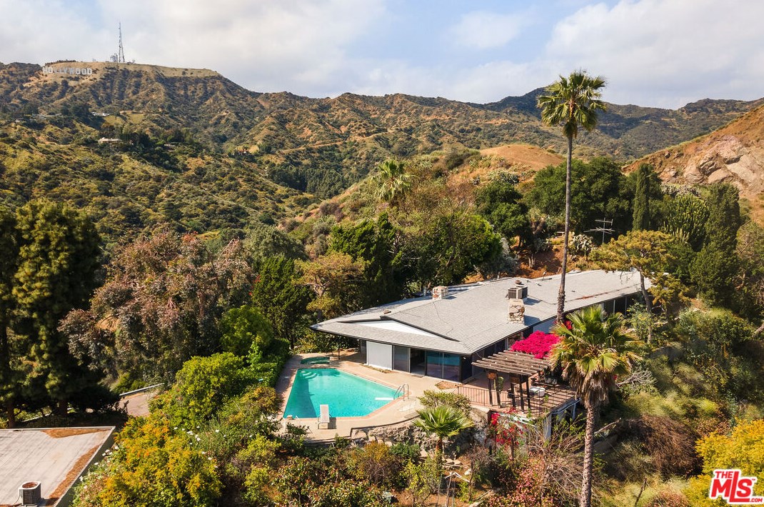 5835 Green Oak Dr, Los Angeles, CA 90068-2439