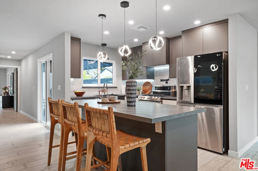 3582 Kelton Ave, Los Angeles CA  90034-5506 exterior