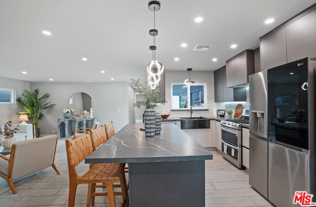 3582 Kelton Ave, Los Angeles CA  90034-5506 exterior