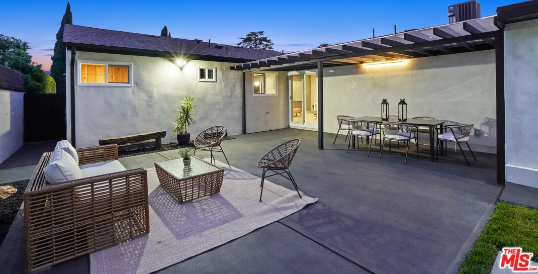 3582 Kelton Ave, Los Angeles CA  90034-5506 exterior