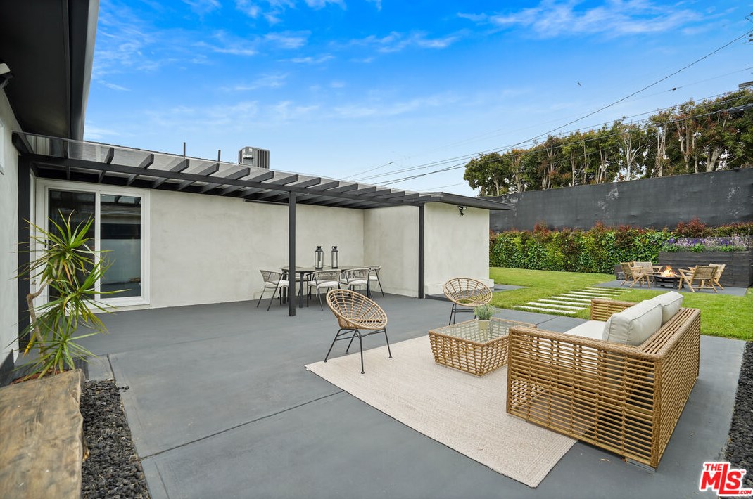 3582 Kelton Ave, Los Angeles CA  90034-5506 exterior