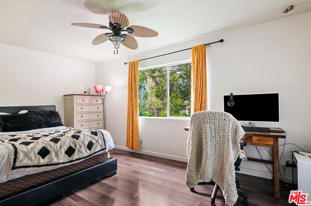 236 Cyn Rd, Thousand Oaks CA 91320-4608 exterior