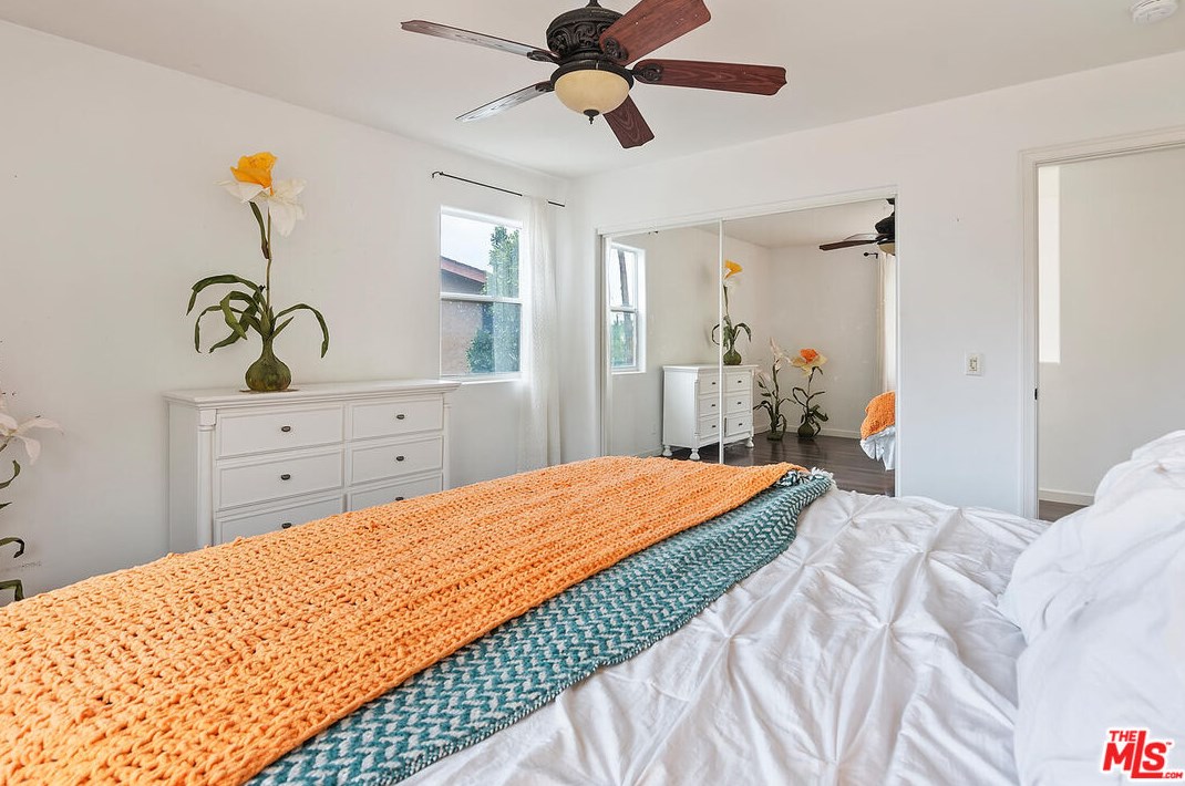 236 Cyn Rd, Thousand Oaks CA 91320-4608 exterior