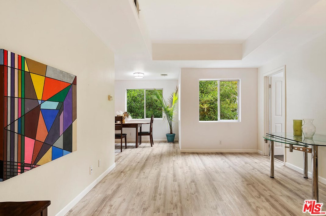 236 Cyn Rd, Thousand Oaks CA 91320-4608 exterior