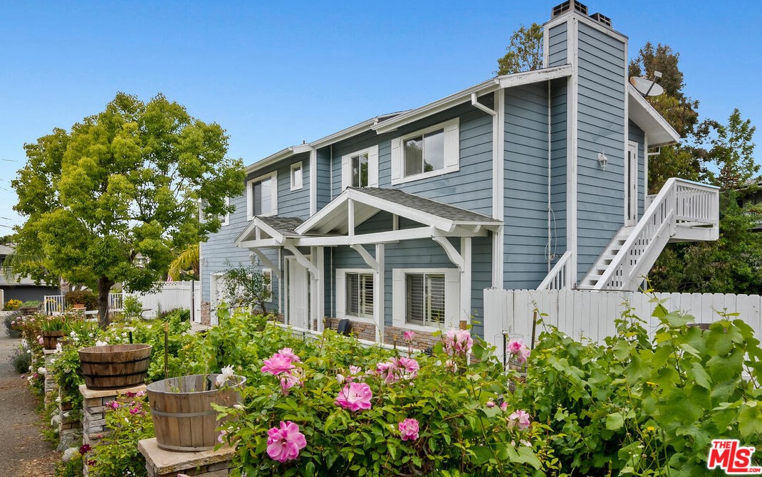 236 Cyn Rd, Thousand Oaks CA 91320-4608 exterior