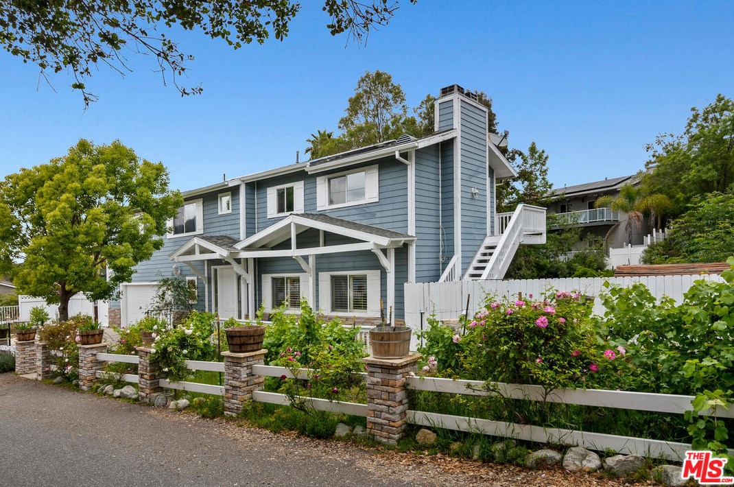 236 Cyn Rd, Thousand Oaks CA 91320-4608 exterior