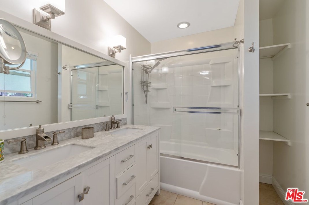 17260 Lahey St, San Fernando CA  91344-4141 exterior