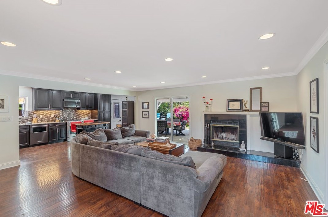 17260 Lahey St, San Fernando CA  91344-4141 exterior
