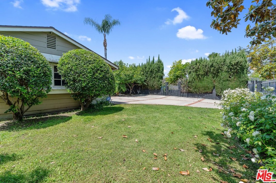 17260 Lahey St, San Fernando CA  91344-4141 exterior