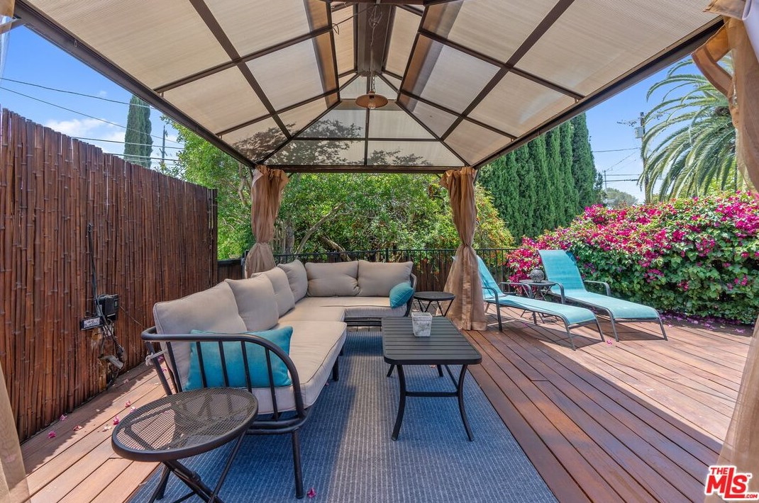 17260 Lahey St, San Fernando CA  91344-4141 exterior