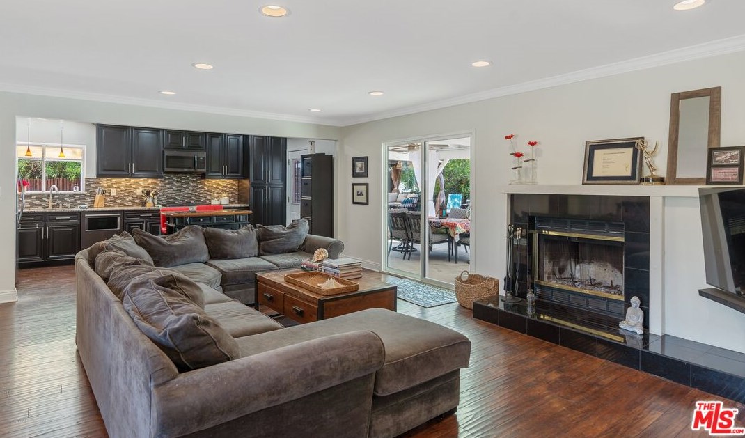 17260 Lahey St, San Fernando CA  91344-4141 exterior