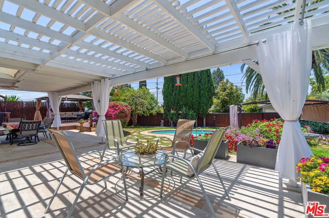 17260 Lahey St, San Fernando CA  91344-4141 exterior