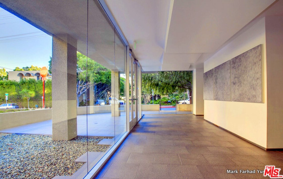 9005 Cynthia St #414, Los Angeles, CA 90069