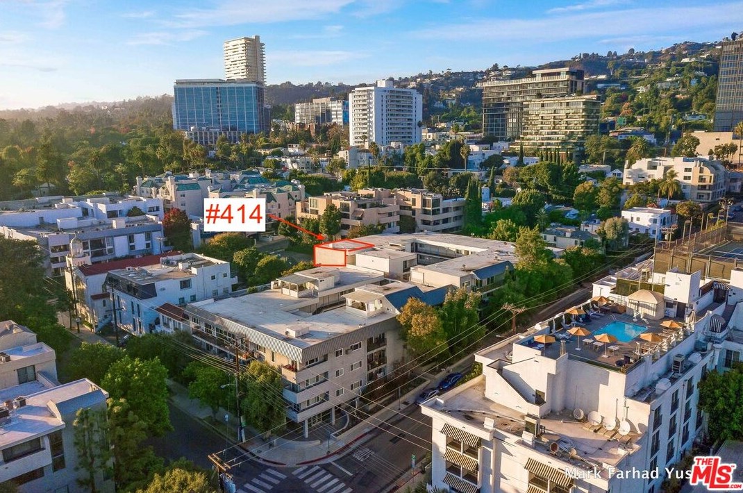 9005 Cynthia St, Los Angeles CA  90069-4826 exterior