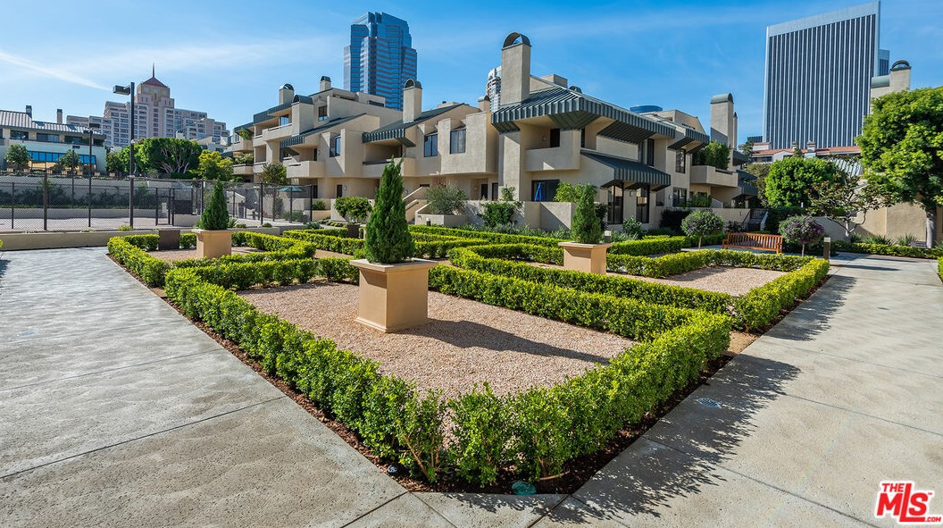 2246 Century Hl, Los Angeles CA  90067-3506 exterior