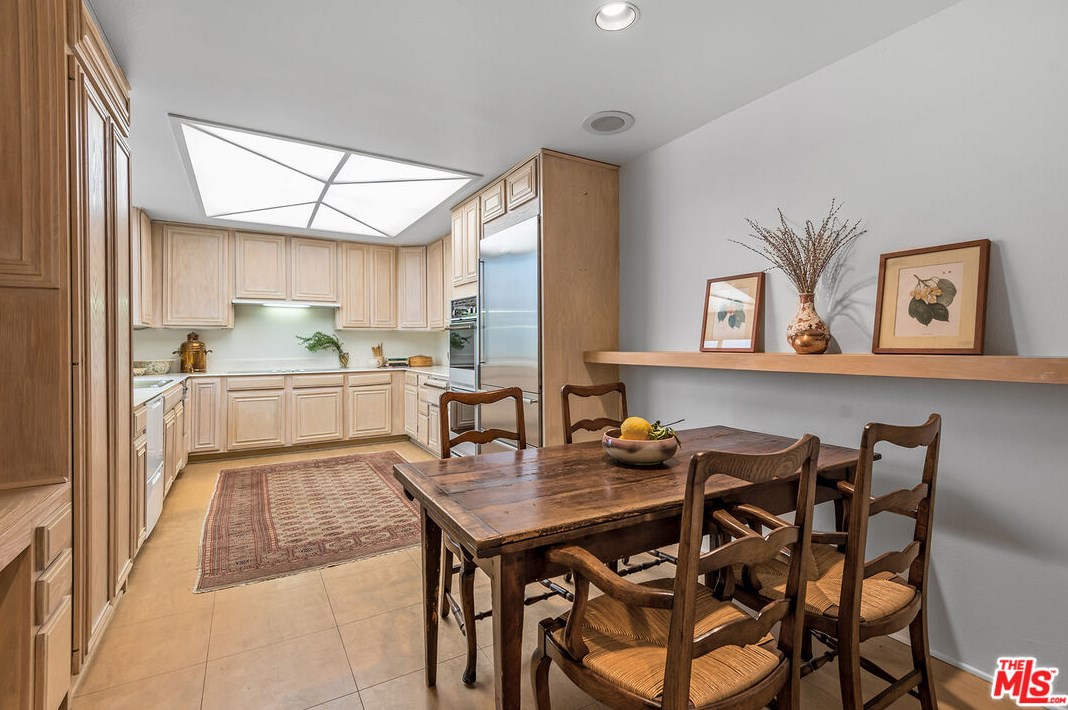 2246 Century Hl, Los Angeles CA  90067-3506 exterior